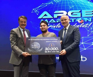 AR-GE Maraton Finali: Öğrenci, akademisyenleri geçip birinci oldu