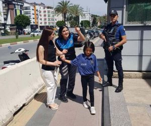 Polis lösemi hastası Hira Nur’un hayalini yerine getirdi