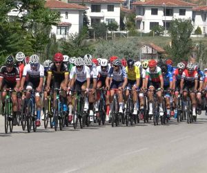 Road Race Kırıkkale 2.2 UCI Uluslararası Bisiklet Yarışları’nın ikinci gün etabı başladı