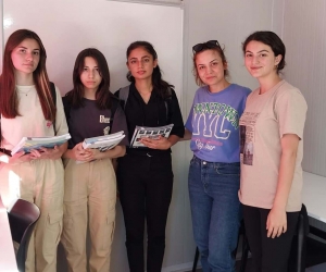 Çınar Akademi eğitmenlerinden afetzede gençlere YKS öncesi son ders