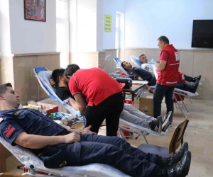 Aksaray’da jandarmadan Kızılay’a kan bağışı