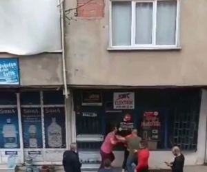 Pendik’te suçüstü yakalanan hırsıza esnaftan meydan dayağı