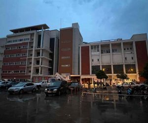 Su basan Akhisar Devlet Hastanesinden tahliye edilen hasta sayısı 62’ye yükseldi