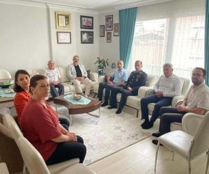 Salihli Kaymakamı Sağlam’dan şehit babasına ziyaret