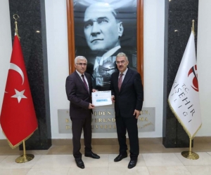 ESOGÜ’deki panayırın tüm geliri AFAD’ın ’Evim Yuvan Olsun’ kampanyasına bağışlandı