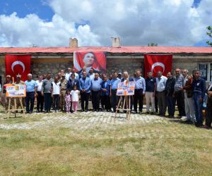 PKK’lı teröristlerce şehit edilen öğretmen Nevzat Akdemir anıldı