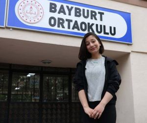 Bayburt Ortaokulu öğrencisi Özhan LGS birincisi oldu