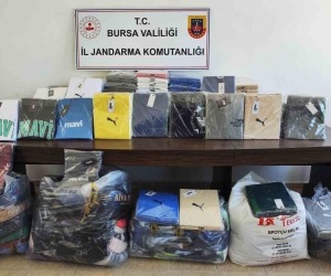 Bursa’da kaçak kıyafet operasyonu: 2 milyon TL değerinde malzeme ele geçirildi