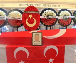 Şehit polis memuru donat, son yolculuğuna uğurlandı