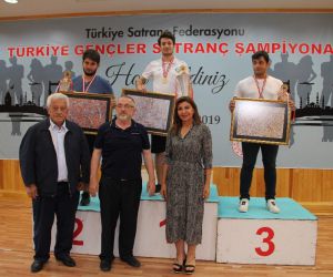 Canalp Cansun, Türkiye Satranç şampiyonu