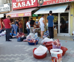 Kasaplarda kıyma çektirme mesaisi