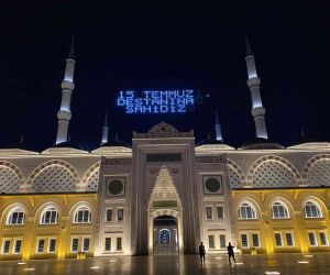 15 Temmuz yıl dönümünde Çamlıca Camii’nden sela sesler yükseldi