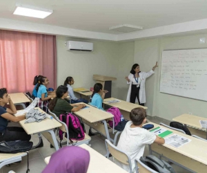 Mersin’de kurs merkezi öğrencilerine danışmanlık hizmeti