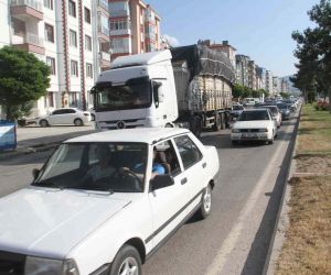 Yeni Konya-Antalya kara yolunda bayram tatili dönüşü yoğunluğu