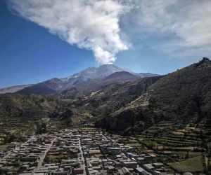 Peru’da Ubinas Yanardağı patladı, acil durum ilan edildi