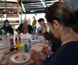 Keçiörenli kadınlar taş boya eğitimini tamamladı