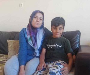 8 yaşındaki Abdullah, 3 yaşında geçirdiği kazada gözlerini kaybetti