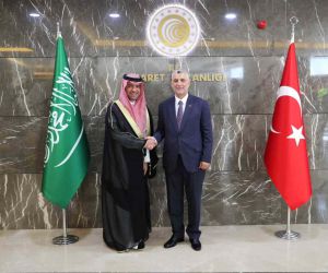 Suudi Arabistanlı Bakan Al-Hogail, Ticaret Bakanı Bolat’ı ziyaret etti