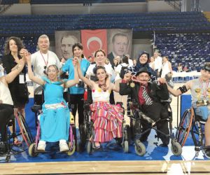 Tekerlekli Sandalye Dans Yarışmasında Türkiye Şampiyonu oldular