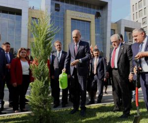 TBMM Başkanı Kurtulmuş, Bakü’de TÜRKPA bahçesine ağaç dikti