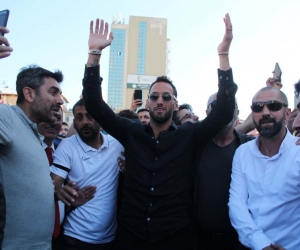 Hakan Çalhanoğlu’nun Bayburt ziyaretinde izdiham yaşandı