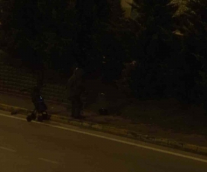 Yol kenarındaki şüpheli cisim fünyeyle patlatıldı: Kimyasal olabileceği şüphesiyle numune alındı