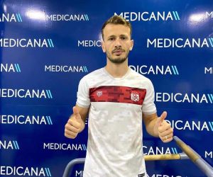 Sivasspor’un yeni transferi Abdulkadir Parmak sağlık kontrolünden geçti