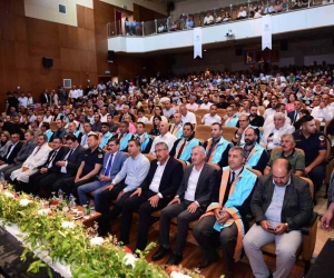 Turgut Özal Üniversitesi’nde mezuniyet coşkusu