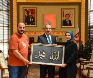 Yaptığı filografi çalışmasını Rektör Prof. Dr. Şükrü Beydemir’e hediye etti