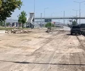 Ömer Türkçakal Bulvarı itfaiye önü trafiğe kapatıldı