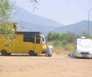 Fethi Bey Parkı, karavanlarla doldu vatandaşlar tepki gösterdi