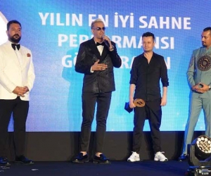 Kütahyalı sanatçı Gölge Rayan, 3 ödül birden kazandı