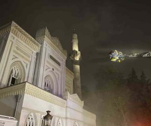 Beşiktaş Yıldız Hamidiye Camisi’nde çıkan yangın paniğe neden oldu