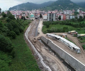 Artvin’de taşkın kontrol çalışmaları devam ediyor