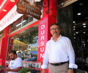 Bu restoranda çatal bıçak kullanmak yasak