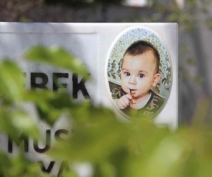 Şehit bebek Bedirhan ve annesi mezarı başında anıldı