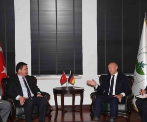 Başkan Aydın, Almanya Hessen eyaleti Bakanı Pentzi ağırladı