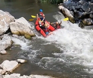  Dağcıların nefes kesen rafting heyecanı