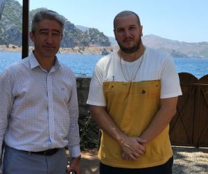 Marmaris Belediye Başkanı Oktay’dan Şahan Gökbakar’a ‘geçmiş olsun’ ziyareti