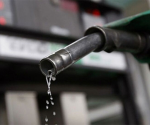 Benzine indirim, motorine zam geliyor!