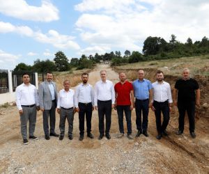 İnegöl Yeniceköy’de 4 kilometre yeni yol hattı oluşturuluyor