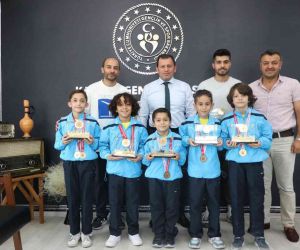 Ali İhsan Kabakcı Ana Lig’in şampiyonlarını ağırladı