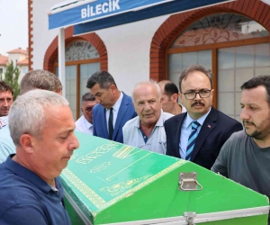 Vali Kızılkaya, huzurevi sakinlerinden Mehmet Uslu’nun cenazesine katıldı