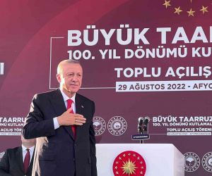 Cumhurbaşkanı Erdoğan: “Muhalefet tüm mesaisini birbirinin kuyusunu kazmaya, yalan ve iftira siyasetiyle ülkenin altını oymaya harcıyor”