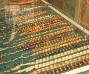 Osmanlı’dan kalan tespihlerin fiyatı 30 bin doları buluyor