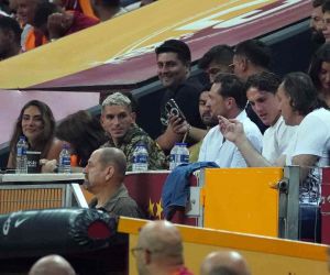 Kerem Demirbay, Galatasaray - Zalgiris maçını tribünden izledi