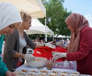 Sevgi evinde aşure coşkusu