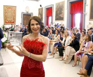 Fatma Dursun; İtalya’nın Başkenti Roma’da ’Sağlık Turizminde Başarı’ ödülüne layık görüldü