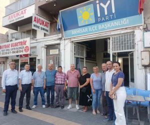 İYİ Parti Akhisar İlçe Teşkilatı yönetiminden 14 kişi istifa etti