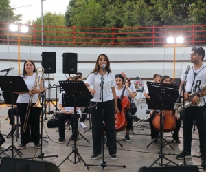 İzmit Belediyesi’nden Özkan Uğur’a müzikal anma